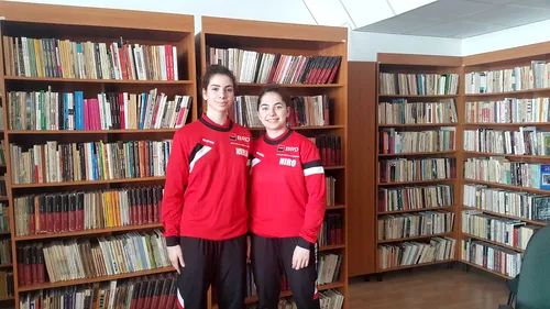 Handbalistele naționalei de junioare s-au relaxat la bibliotecă înainte de Trofeul Carpați