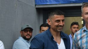 Ionel Dănciulescu nu înțelege cum de a refuzat Vlad Iacob postul „călduț” oferit de șefii lui Dinamo! Reacție savuroasă a „Corbului” când a auzit salariul propus: „Uau! Păi, așa mi-ar fi plăcut și mie”