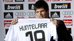 Huntelaar va debuta la Real în partida contra lui Villarreal