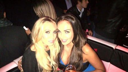 
Tamara Ecclestone arată senzațional. Deși e gravidă în luna a 7-a, vedeta e extrem de sexy
