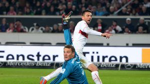 Suspendare dură pentru Vedad Ibisevic: bosniacul va lipsi cinci etape după ce a lovit dur un adversar