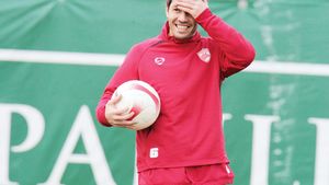 "China" a semnat cu Dinamo!