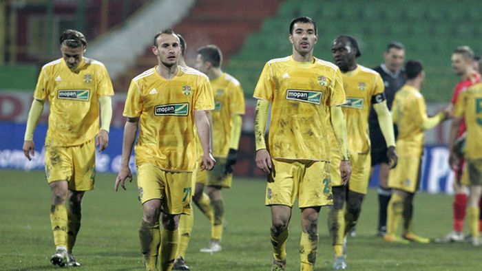 EXCLUSIV - Steaua - Vaslui, în pericol să nu se dispute. Moldovenii amenință că nu fac deplasarea: "În situația de față, 100% nu jucăm". Damian: fotbaliștii, somați să părăsească hotelul în care sunt cazați. Reacția lui Porumboiu