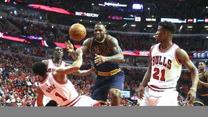 VIDEO | LeBron, egalul lui Michael Jordan. Cifrele extraordinare ale lui King James în play-off