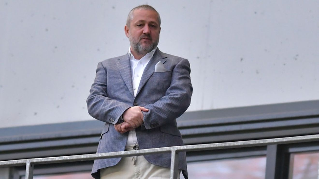 Mihai Rotaru e tot mai aproape să rezolve primul transfer pentru titlu! Patronul vrea să aducă la Universitatea Craiova un fotbalist din Premier League, trecut prin mâinile lui Gică Hagi: anunțul englezilor