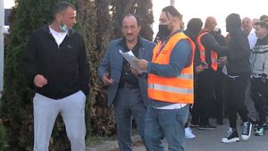 Nicolae Cristescu, apariție surprinzătoare printre suporterii Rapidului. Fostul patron al giuleștenilor: „E cea mai frumoasă din România!” | VIDEO & FOTO