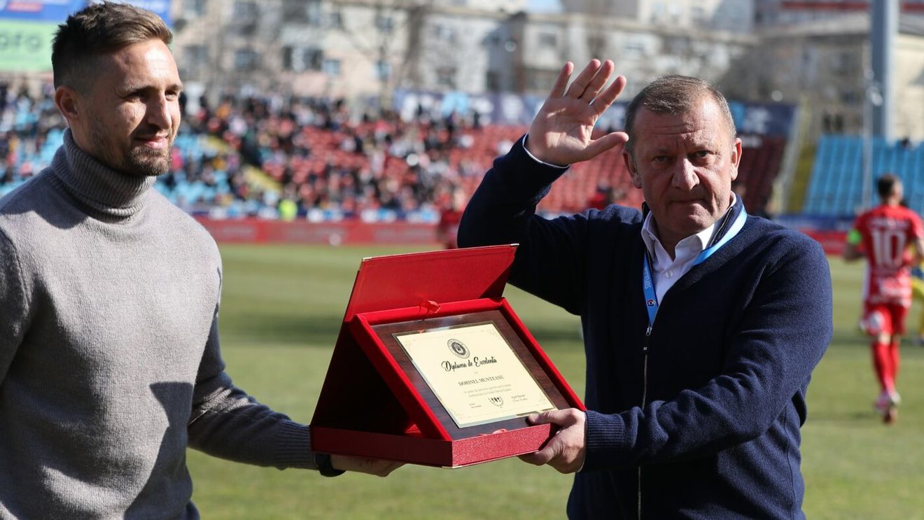 Dorinel Munteanu a primit o diplomă de onoare, dar e convins că gestul a fost făcut intenționat pentru a fi scos din sărite