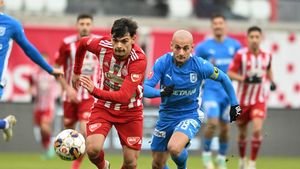 Lovitură pentru Universitatea Craiova: Alex Mitriţă ratează meciul cu „U" Cluj. Ivaylo Petev are însă şi veşti bune