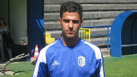 Rapid l-a transferat pe fundașul portughez Hugo Lopes