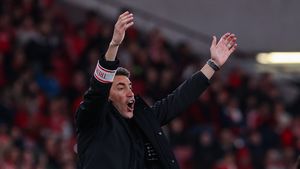 L-a dat în judecată pe patron şi îi cere 7.200.000 de euro, deşi n-a lucrat o zi pentru el, în cel mai bizar proces