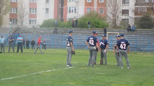 FOTO | Meci de baseball eveniment între militarii americani și echipa națională a României