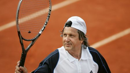 Episodul neștiut cu Ilie Năstase care a revoluționat regulile tenisului! L-a scuipat pe arbitru și l-a întrebat cât whisky a băut: „Să zică mersi că i-am făcut doar atât!" SPECIAL