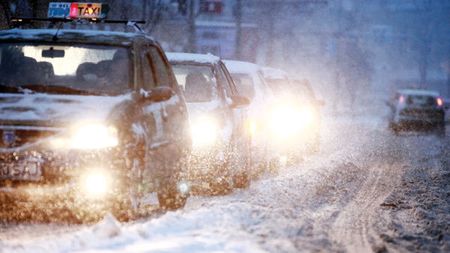 Iarna ne-a bătut cu bulgări!** Doar doi suporteri au ajuns la Novi Sad din cauza drumurilor închise