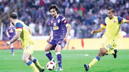 Regrete imense la Timișoara!** Departe de Liga 1, fanii lui Poli au ales echipa care ar fi defilat în România: "Am fi fost campioni"