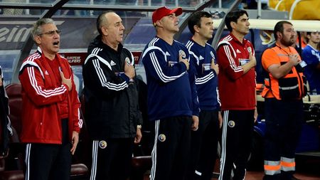 Se apropie deadline-ul, culisele vorbesc despre sosirea iminentă a lui Mircea Lucescu, dar secundul lui Pițurcă anunță altceva: "Așa se discută pe culoarele FRF"