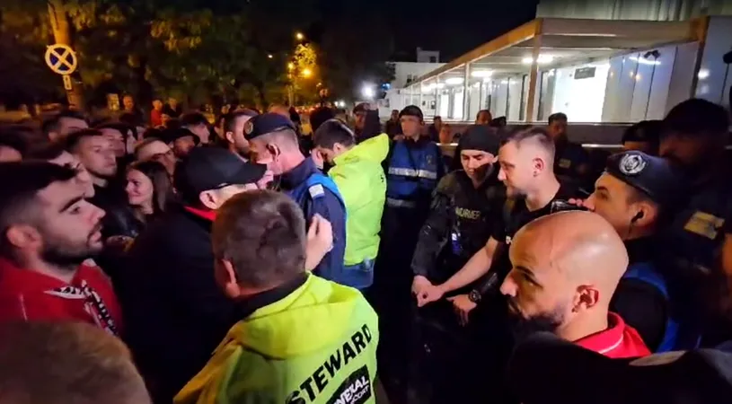 Fanii au explodat şi i-au atacat pe fotbaliştii „câinilor”, după Dinamo – Voluntari 1-1! Jucătorii, aşteptați la autocar şi înjurați: „Dă-le un capac!” Kopic nu a scăpat nici el: „Demisia!”. VIDEO