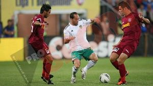 Scandal la Cluj: Viorel Hizo eliminat, gol valabil ANULAT lui Wesley, penalty inexistent pentru CFR!** "Sunt niște trișori! A fost EXECUȚIE!"