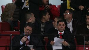 Dinu îl apără pe Turcu: "E un muncitor onest!** Mureșan a fost doctorul Miliției"