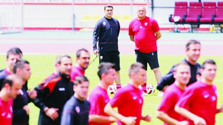 Proiectul "New Dinamo" continuă!** "Câinii" vor să ia trei jucători testați de Cesena și Strasbourg