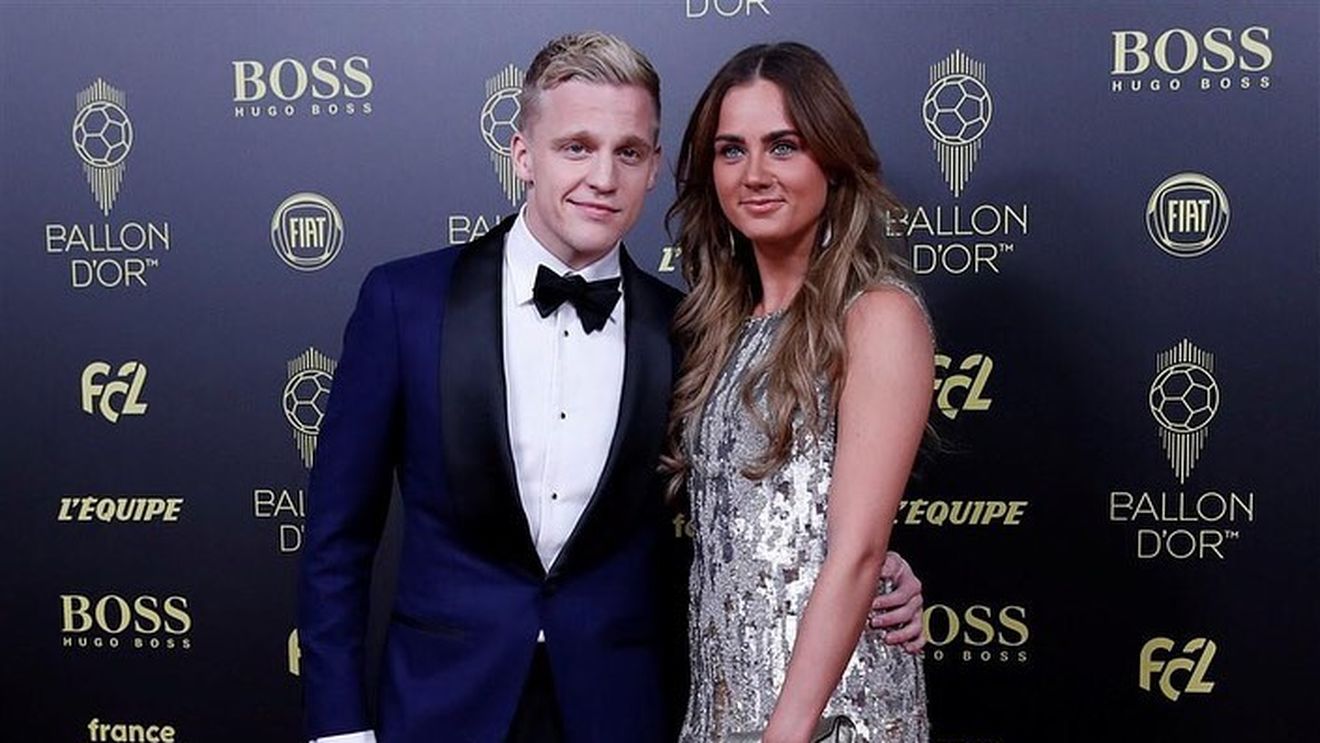 Van de Beek, starul care poate să ajungă la Real Madrid pentru 55 de milioane de euro, e îndrăgostit de fata lui Dennis Bergkamp. Relația inedită care a uimit pe toată lumea | GALERIE FOTO
