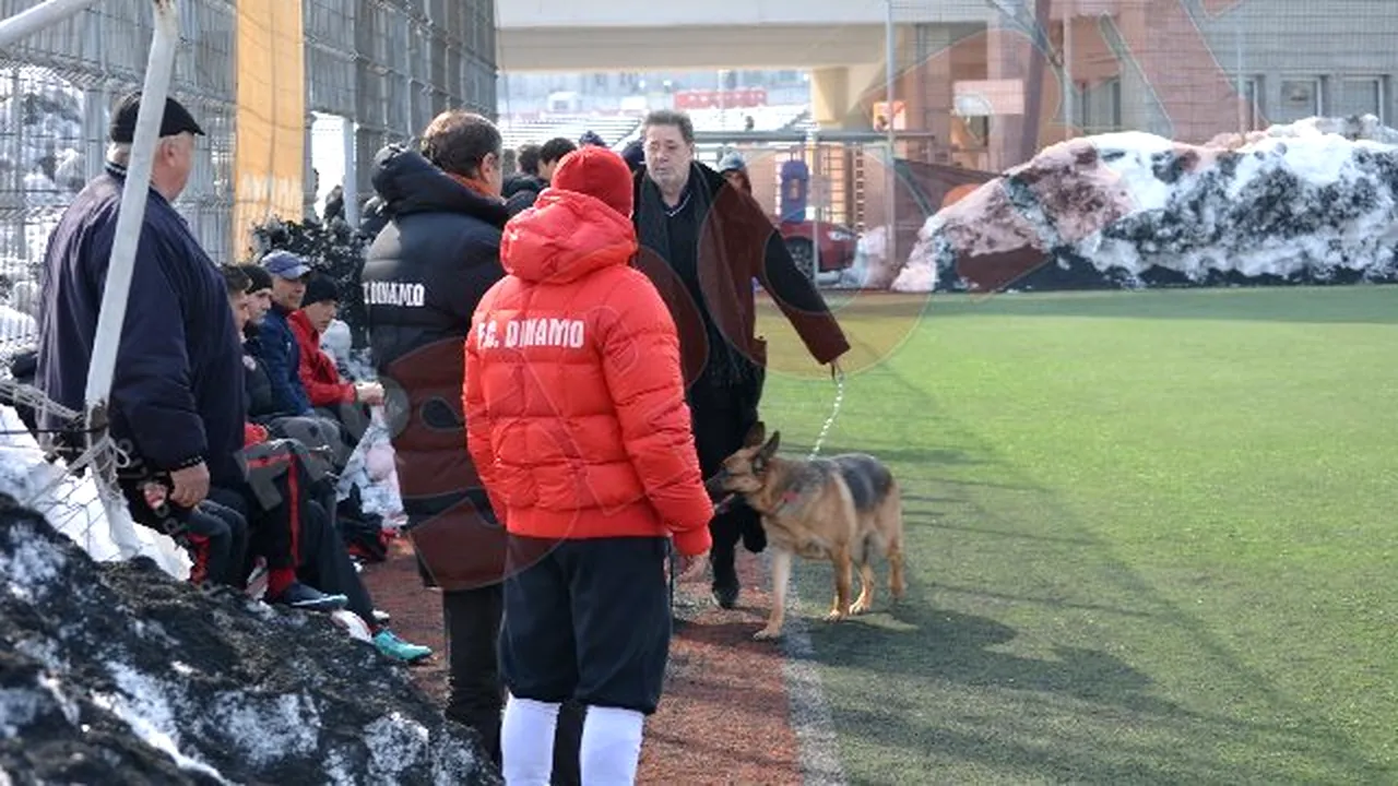 FOTO** Stadionul Dinamo a fost deszăpezit cu ajutorul deținuților! Cornel Dinu a fost prezent la meciul echipei secunde