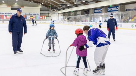S-a lansat a 8-a edíție a programului gratuit de inițiere în patinaj „Primii pași pe gheață” derulat de Fundația Țiriac! „Vor ajunge să obțină rezultate sportive importante în viitor”. GALERIE FOTO