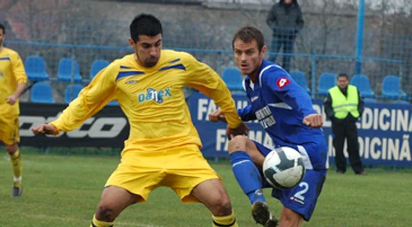 Mulți juniori** la reunire