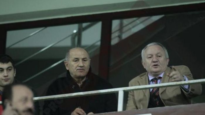 Porumboiu, ironizat de Copos: "Nu are nici în Europa atâția fani câte femei și copii am avut noi"** Patronul anunță revenirea în lupta la titlu și noua țintă: Wesley!
