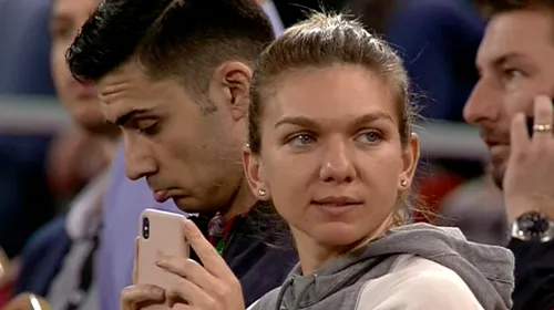 Simona Halep, „obligată” de Gabriela Ruse să nu mai lase telefonul din mână! Cum a fost surprinsă campioana în timpul meciului cu Italia din Fed Cup
