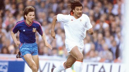 Dan Petrescu spune tot. "Aveam 22 de ani, nu-mi venea să cred!". Fundașul român care l-a inspirat, idolul plin de fantezie și fotbalistul care nu se va mai naște vreodată. "N-am văzut așa ceva în 40 de ani de fotbal"