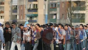 Jandarmii au prins doi olteni care încercau să introducă torțe pe Ion Oblemenco!