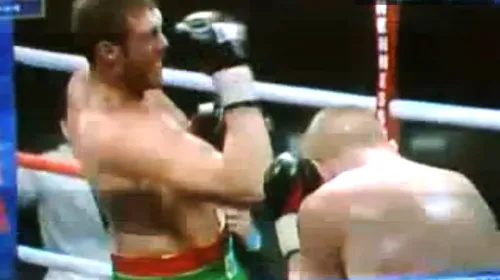 VIDEO Ă‚sta e cel mai prost boxer din lume:** s-a făcut singur KO!