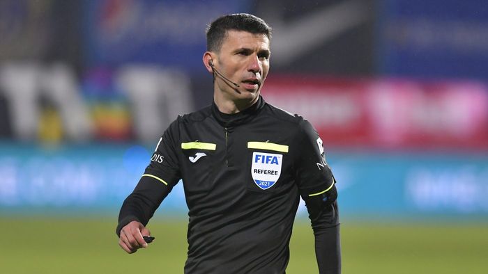 Marcel Bîrsan, desființat după CFR Cluj - Dinamo 1-0. „Meciurile trebuie să le joace fotbaliștii!”/ „Nu a făcut față presiunii!”