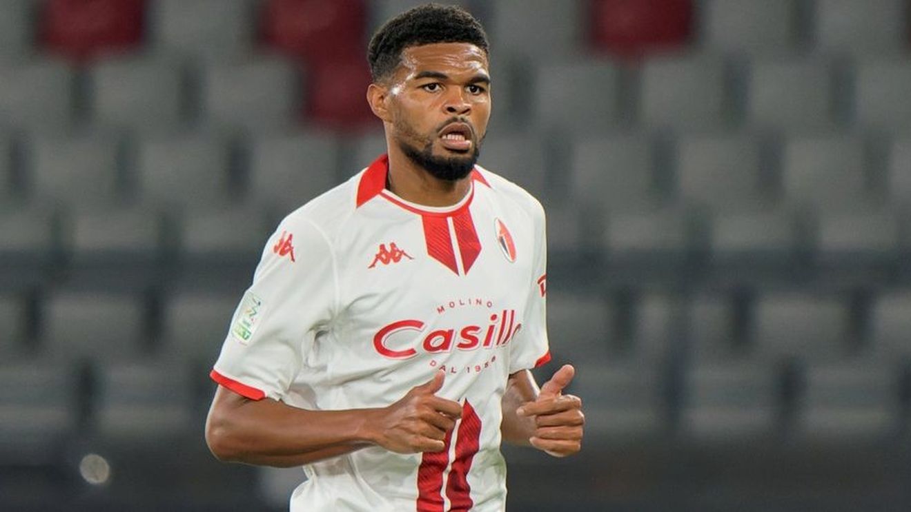 Atacantul pe care Gigi Becali a vrut să-l cumpere pentru FCSB e la un pas să devină coleg cu Malcom Edjouma! Bari vrea să transfere un internațional român