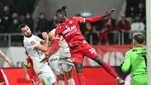 Edgar Ie? „Pușcărie!”. Cum a ajuns jucătorul cu cel mai mare salariu de la Dinamo rezervă de lux! Motivele pentru care Zeljko Kopic nu-l folosește pe fundașul cu Barcelona, Lille sau Feyenoord în CV. EXCLUSIV