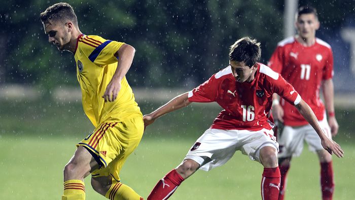 Cel mai bun atacant român al momentului, sfătuit să-și găsească de urgență alt club: "Să caute altă soluție. Nu poate să joace acolo". A crezut că a dat lovitura, dar lucrurile sunt complicate