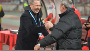 Dezvăluire | Șumudică a vrut la Astra doi jucători de la Dinamo: "Erau dintre cei mai buni din România". Cum percepe relația cu Rednic: "Ne alintăm unul pe altul"