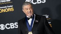 Sylvester Stallone, eroul din „Rocky”, a explodat din cauza filmului despre boxerul Ivan Drago, făcut fără să fie anunțat: „Sunt niște paraziți!”