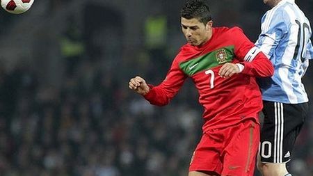 Evoluții PENIBILE!** Messi și Ronaldo și-au pierdut talentul când au îmbrăcat tricourile naționalelor? VIDEO