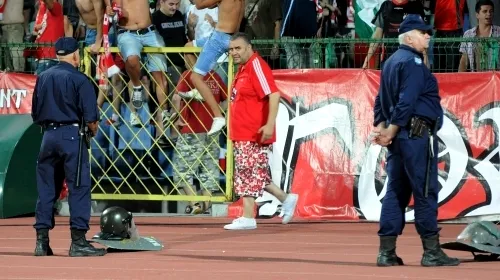 Incidente grave la derby-ul Bulgariei! O persoană a fost rănită și 17 arestate înainte și după Levski – ȚSKA