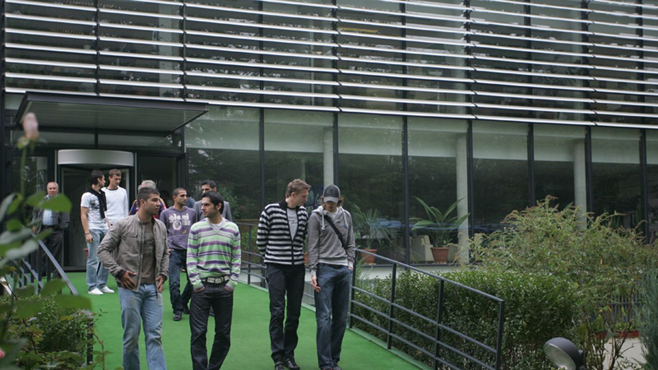 Fanii rapidiști vor să vopsească sediul FRF