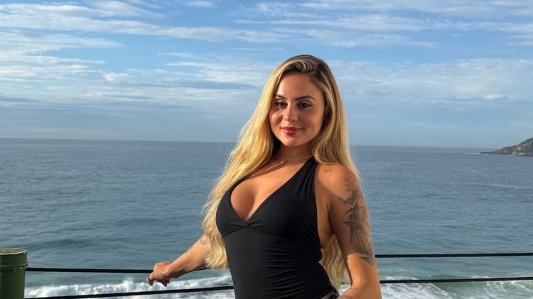 Amanta a publicat mesajele de la fotbalist: ce i-a spus despre soția lui!