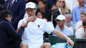 Jannik Sinner e la un pas să abandoneze turneul de la Wimbledon. Așteaptă rezultatul RMN