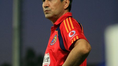 "Dacă joacă cum vreau eu, poate mă conving să rămân"