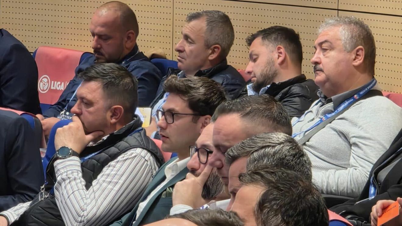 Alegerile FRF sunt livetext pe ProSport. Răzvan Burleanu vorbește, pe unii îi ia somnul în sală!