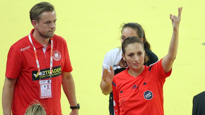 Cererea cu arbitri străini a picat. Cele mai bune cupluri din România, delegate la primele finale
