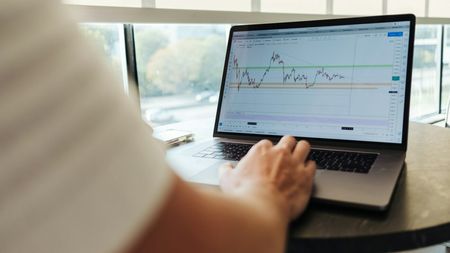 (P) Operator Introducere, Validare și Prelucrare Date (OIVPD): o meserie digitală tot mai căutată