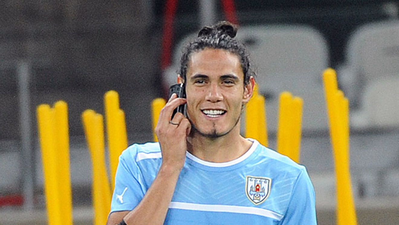 Cavani a semnat cu PSG pentru cinci sezoane