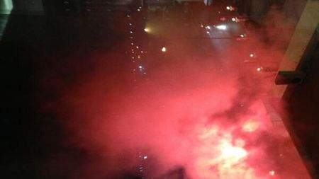 VIDEO Fanii lui Fener le-au făcut noaptea albă englezilor de la Arsenal! Cum s-au manifestat în fața hotelului "tunarilor"