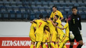Doi jucători de la FCSB, cei mai buni din lotul lui Adi Mutu. „Prestație excelentă!” Dennis Man, criticat